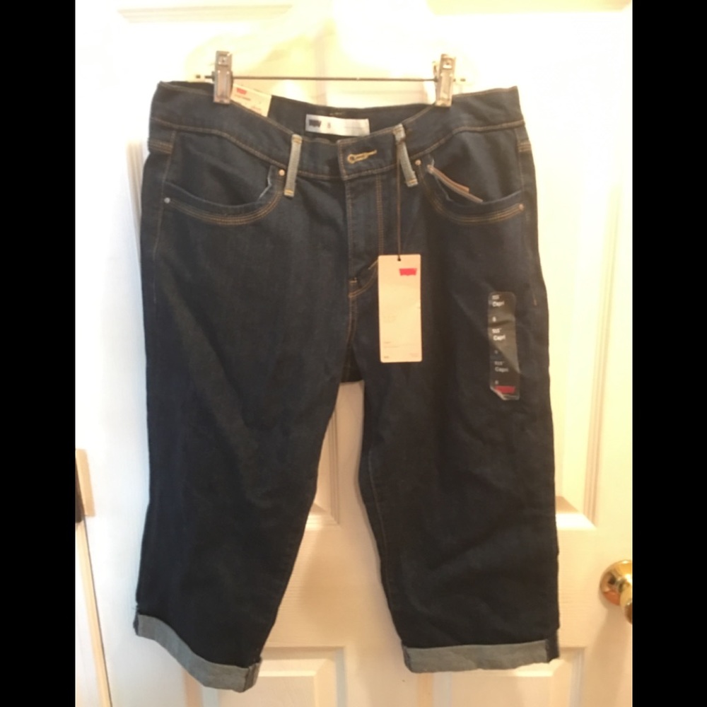 Levi’s capris